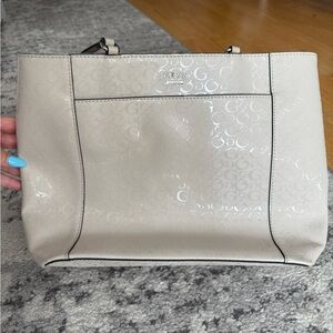GUESS Cream Tote Bag